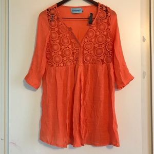 💚 2/22 💚 Button up orange gauzy tunic